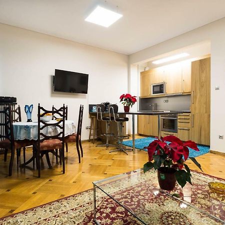 3 Bedrooms Apartment Under Acropolis Атина Екстериор снимка