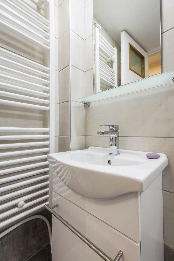 3 Bedrooms Apartment Under Acropolis Атина Екстериор снимка